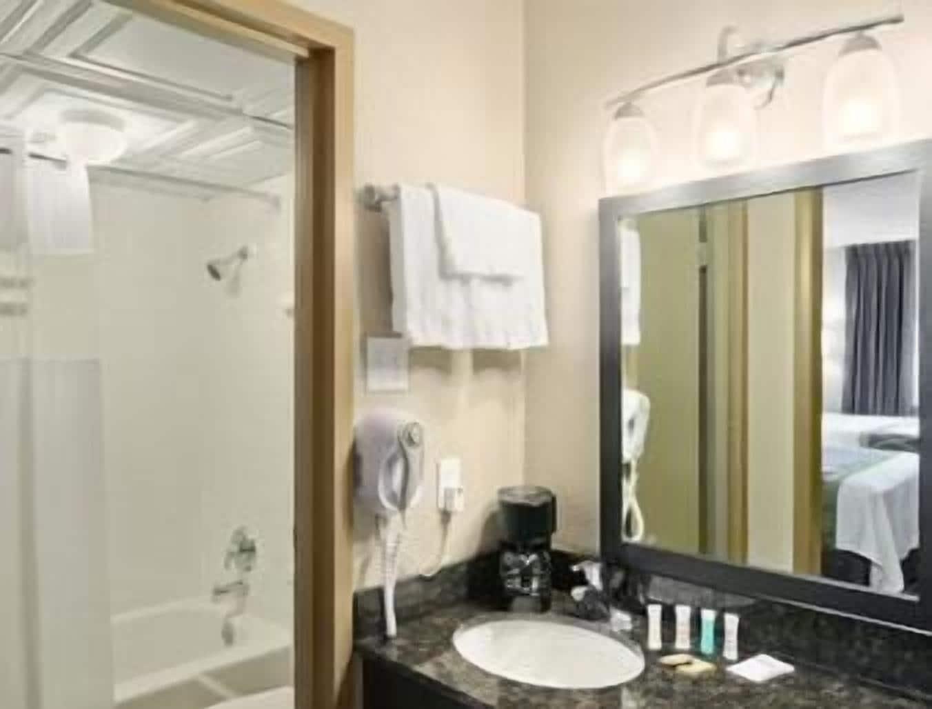 Super 8 By Wyndham Monteagle Tn Motel Екстериор снимка