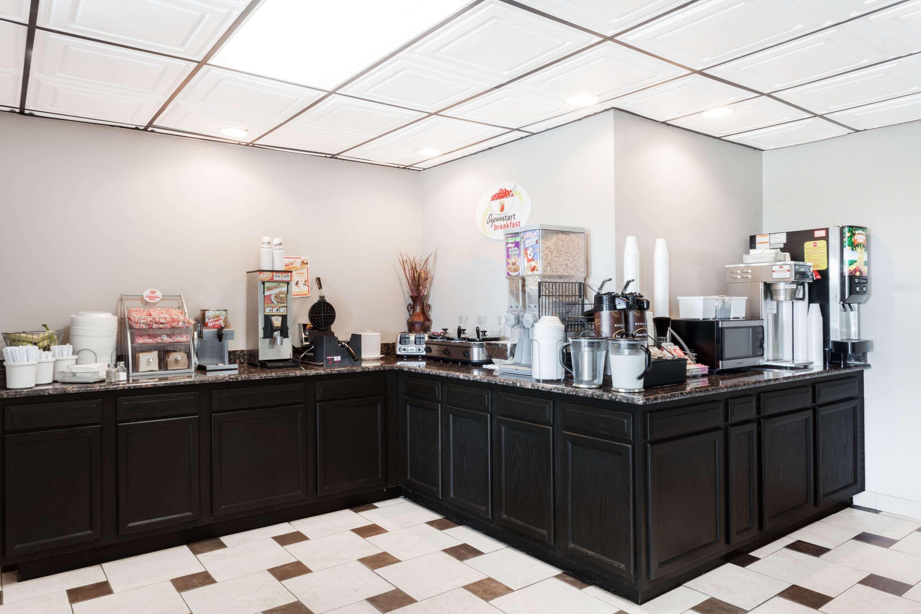 Super 8 By Wyndham Monteagle Tn Motel Екстериор снимка